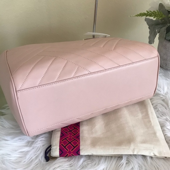 New✨Tory Burch Alexa Quilted shoulder Tote - Picture 8 of 8